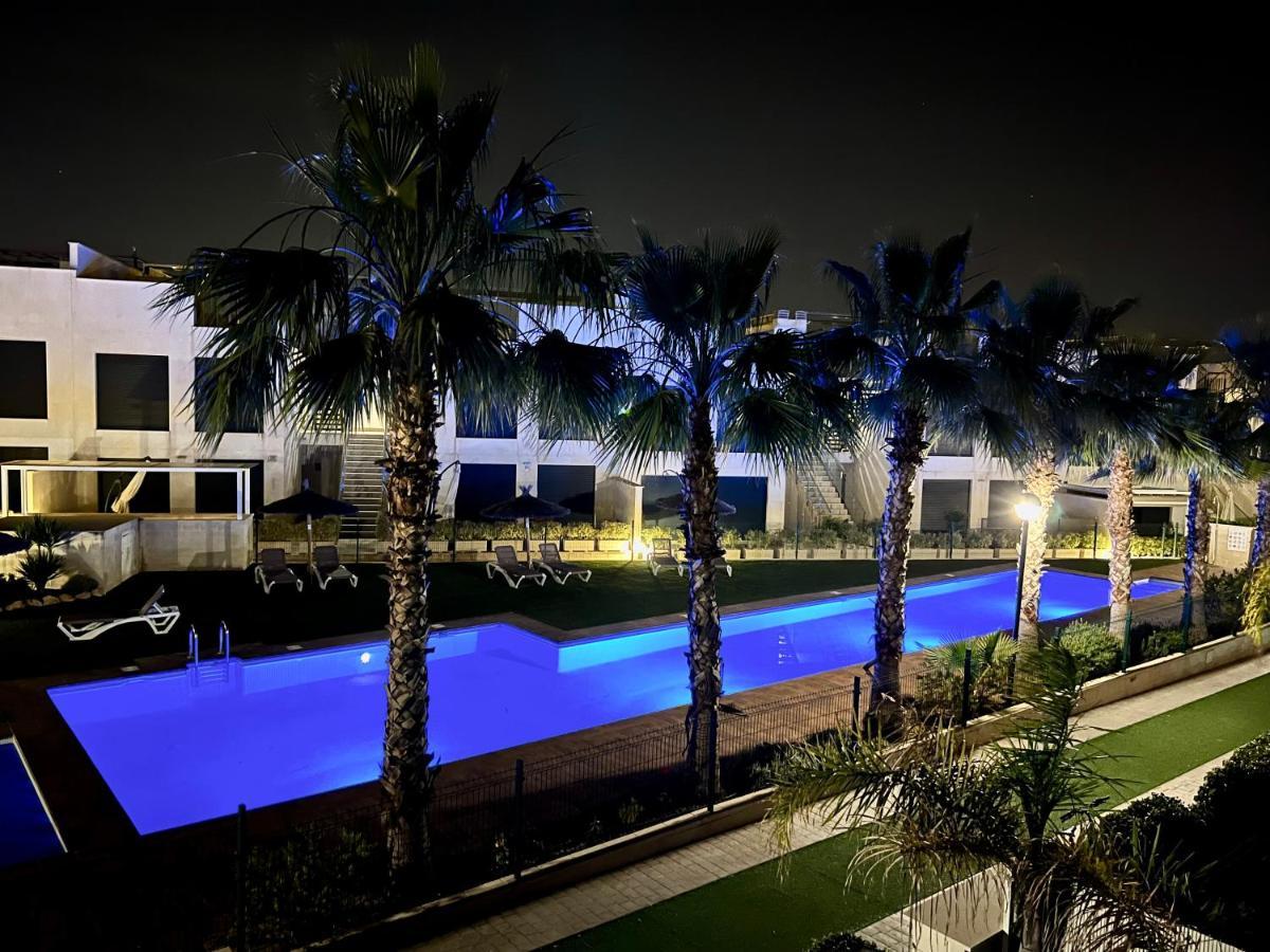 Punta Prima Villa 3 Bedrooms And Solarium Sea View Торевиеха Екстериор снимка