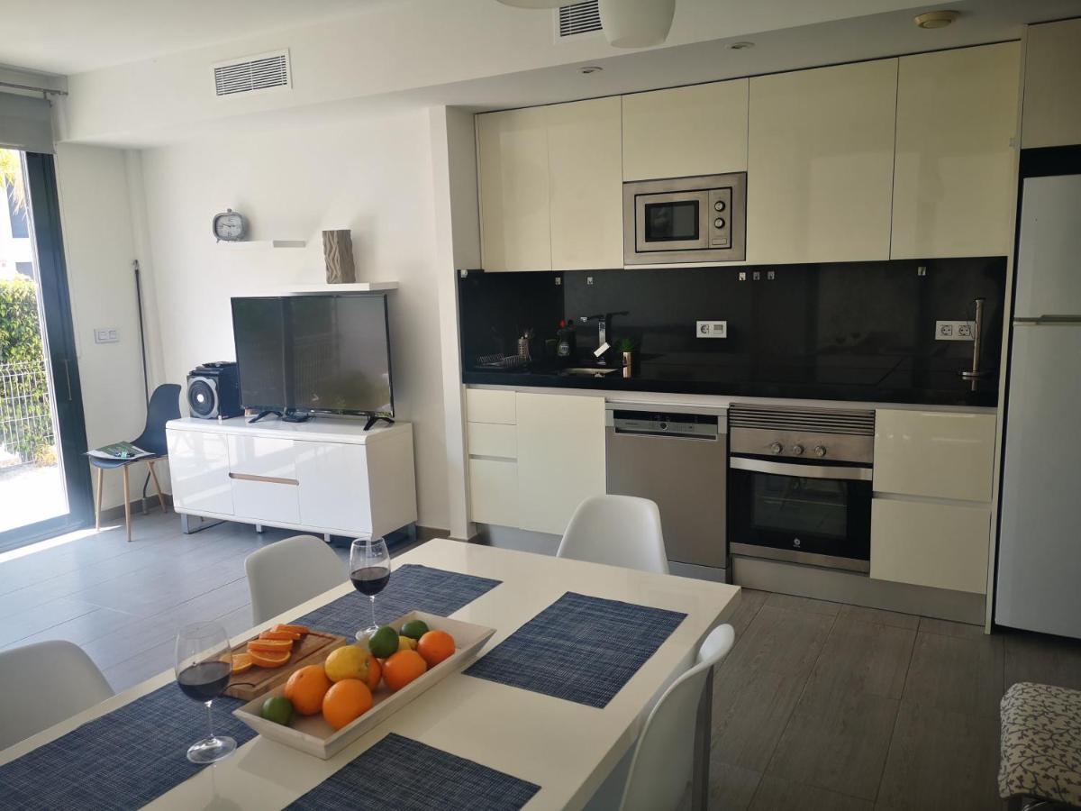Punta Prima Villa 3 Bedrooms And Solarium Sea View Торевиеха Екстериор снимка